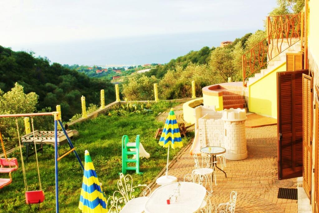 Villa Imperia Империа Екстериор снимка